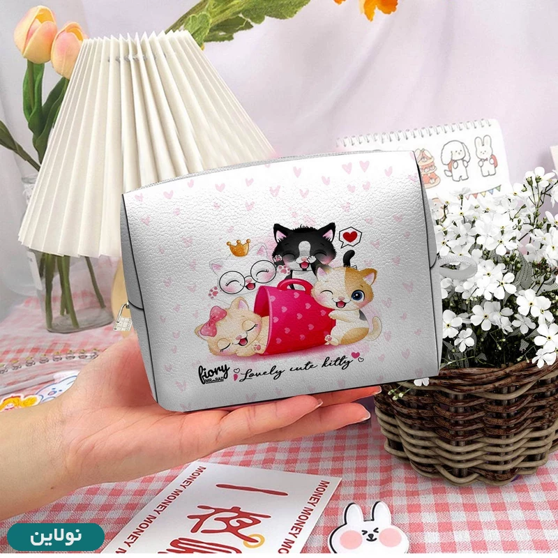 قیمت و خرید کیف نوار بهداشتی فیوری مستر راد طرح گربه های بازیگوش کد 2344 | نولاین