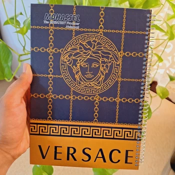 دفتر 100 برگ سیمی جلد سخت محصل طرح ورساچه | نولاین